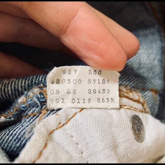 🍑SOLD🍑 TINY Vintage Levi’s Jeans 27W Thrashed - Picture 7 of 8